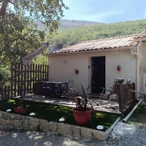 Joli Entre Et Montagne Proche De Appartement Bouyon